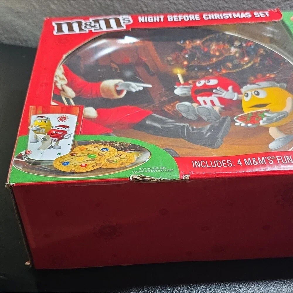 M&M's Night Before Christmas Set Plate & Glass w/ 4 Fun Size Candy Pouches